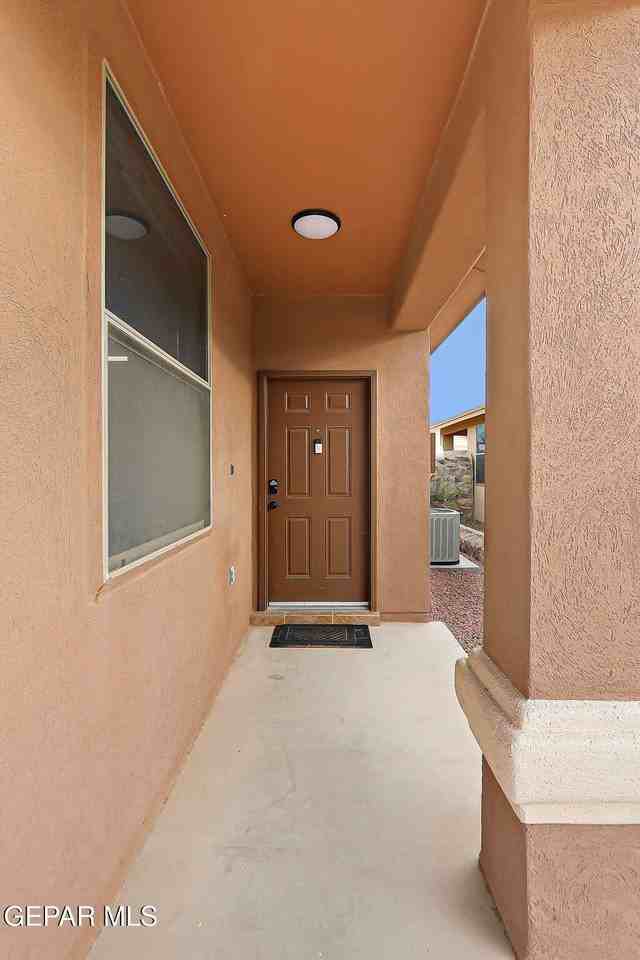 13134 Kestrel Ave - Photo 4 of 35