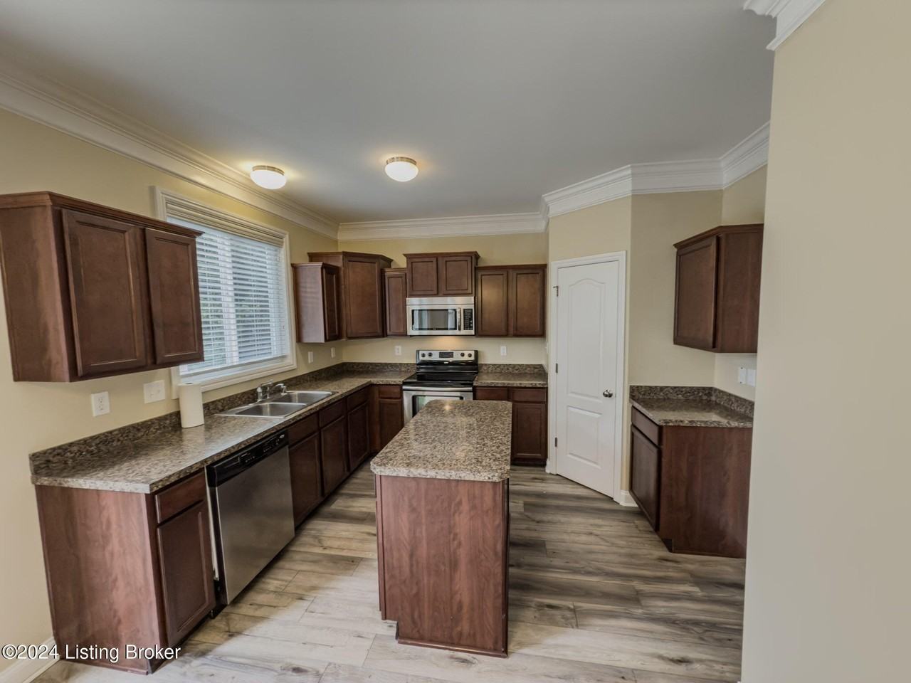 6609 Rolling Pasture Way - Photo 7 of 39