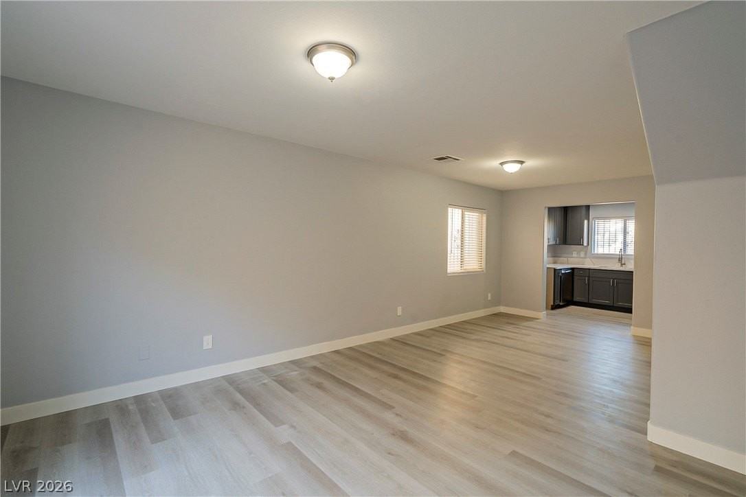 4052 Emerald Wood St - Photo 6 of 30