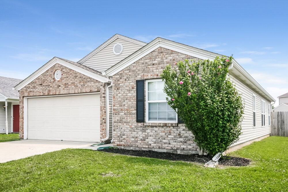 8615 Bluff Point Dr - Photo 3 of 16