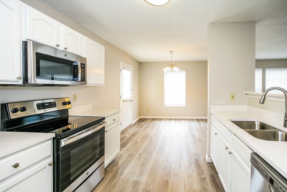 8615 Bluff Point Dr - Photo 6 of 16