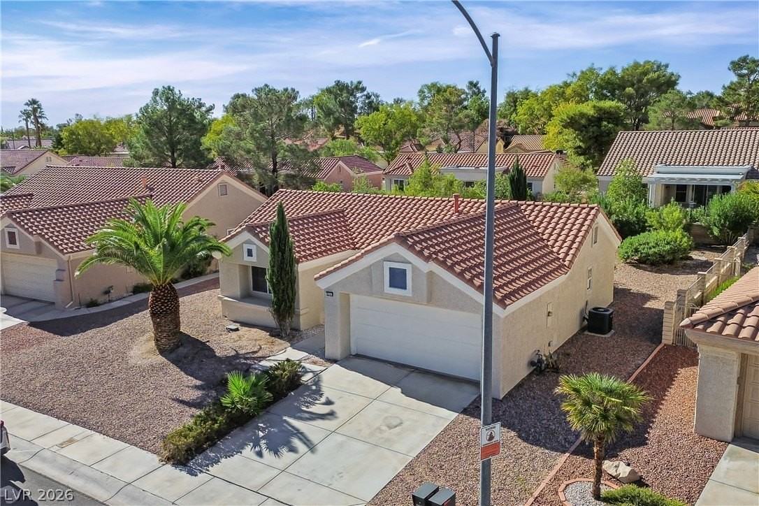 9009 Signal Terrace Dr - Photo 3 of 34
