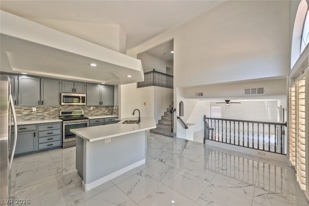 7321 Bush Garden Ave - Photo 4 of 21