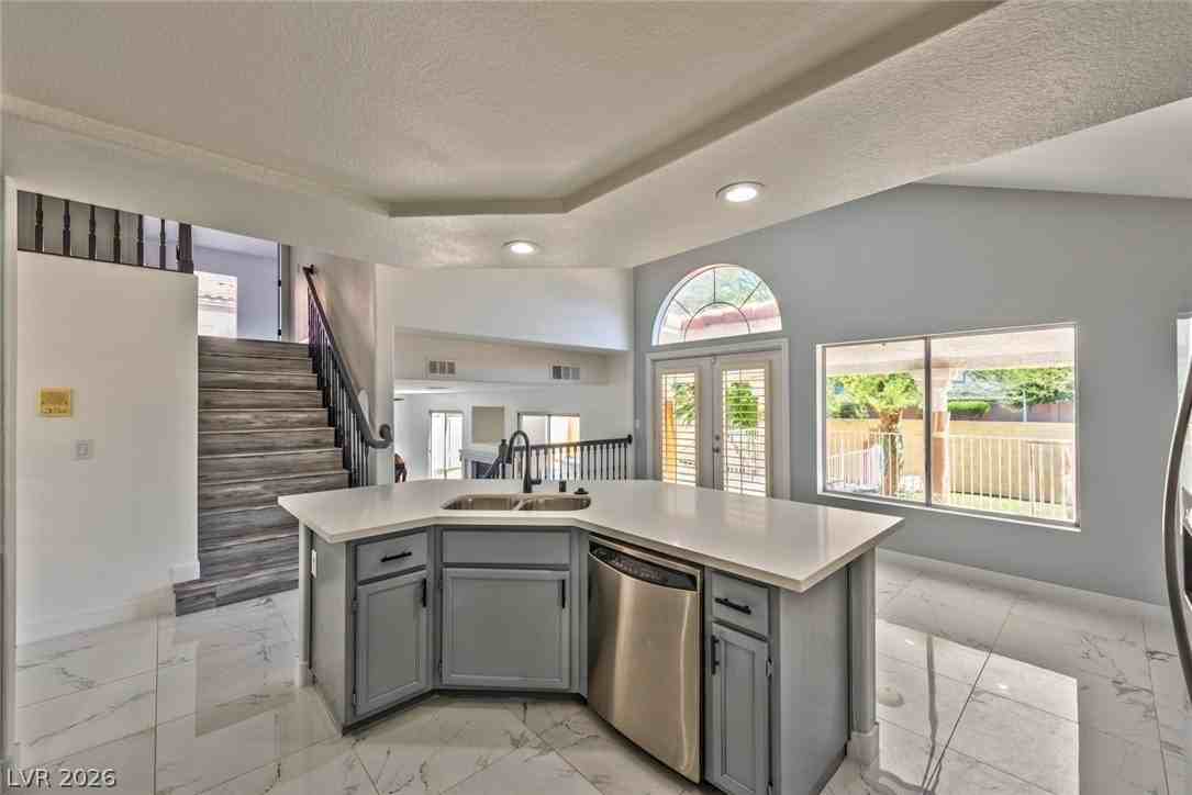 7321 Bush Garden Ave - Photo 5 of 21