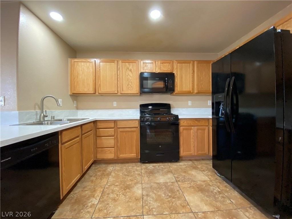 9212 Millikan Ave - Photo 2 of 17