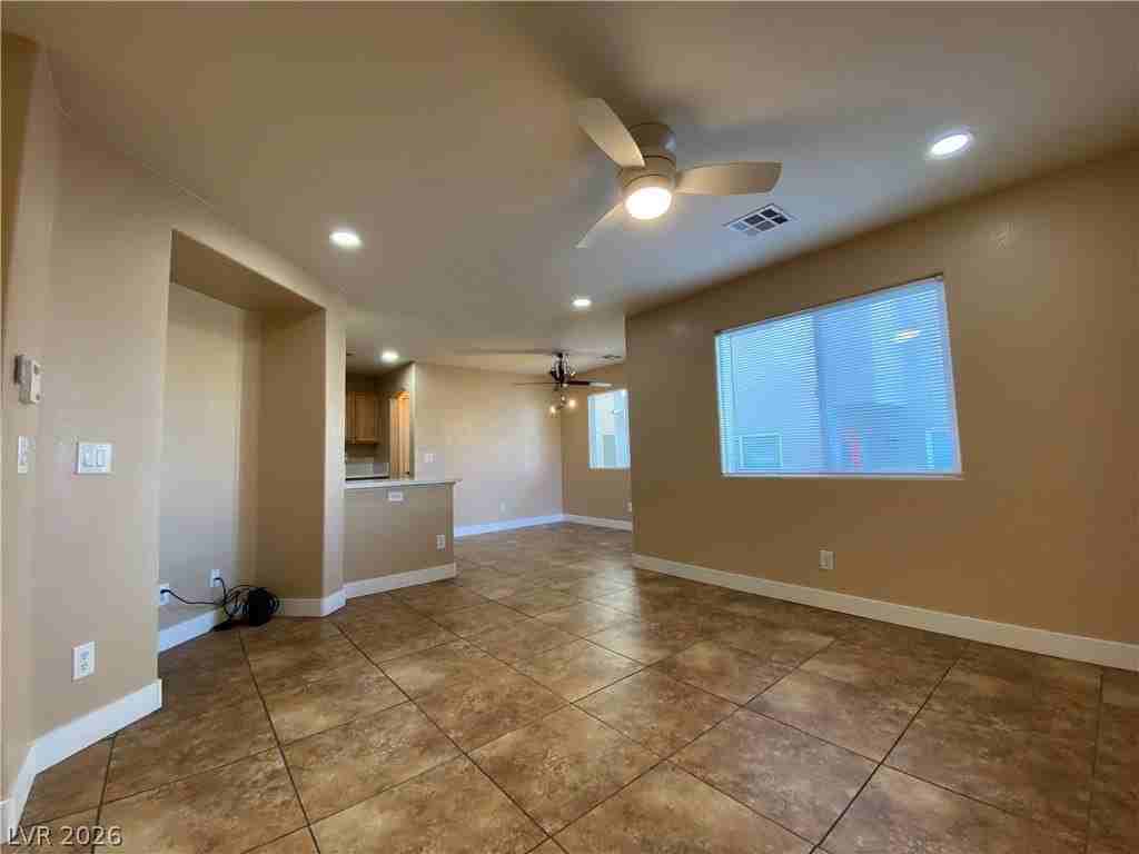 9212 Millikan Ave - Photo 4 of 17