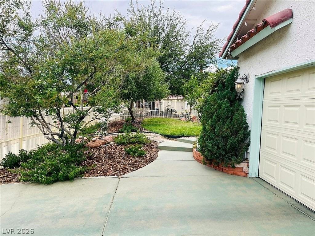 6432 W Mesa Vista Ave - Photo 6 of 50
