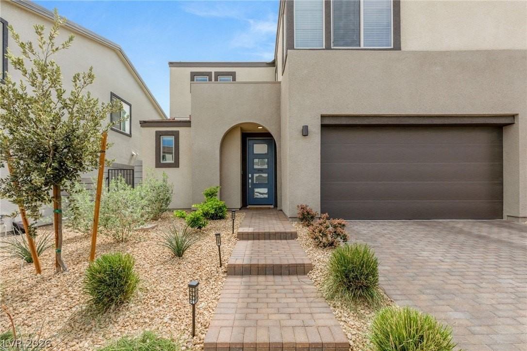 10449 Smokey Mariposa Ave - Photo 3 of 34