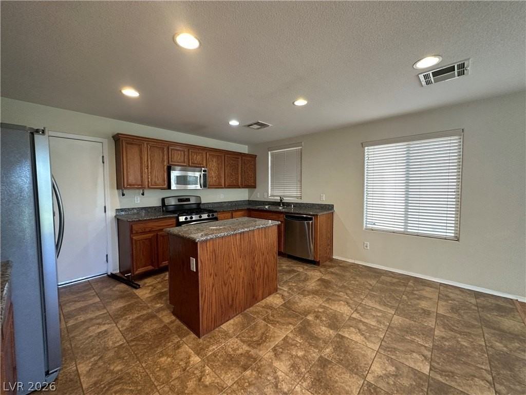 10749 Chickasaw Bend Ct - Photo 3 of 18