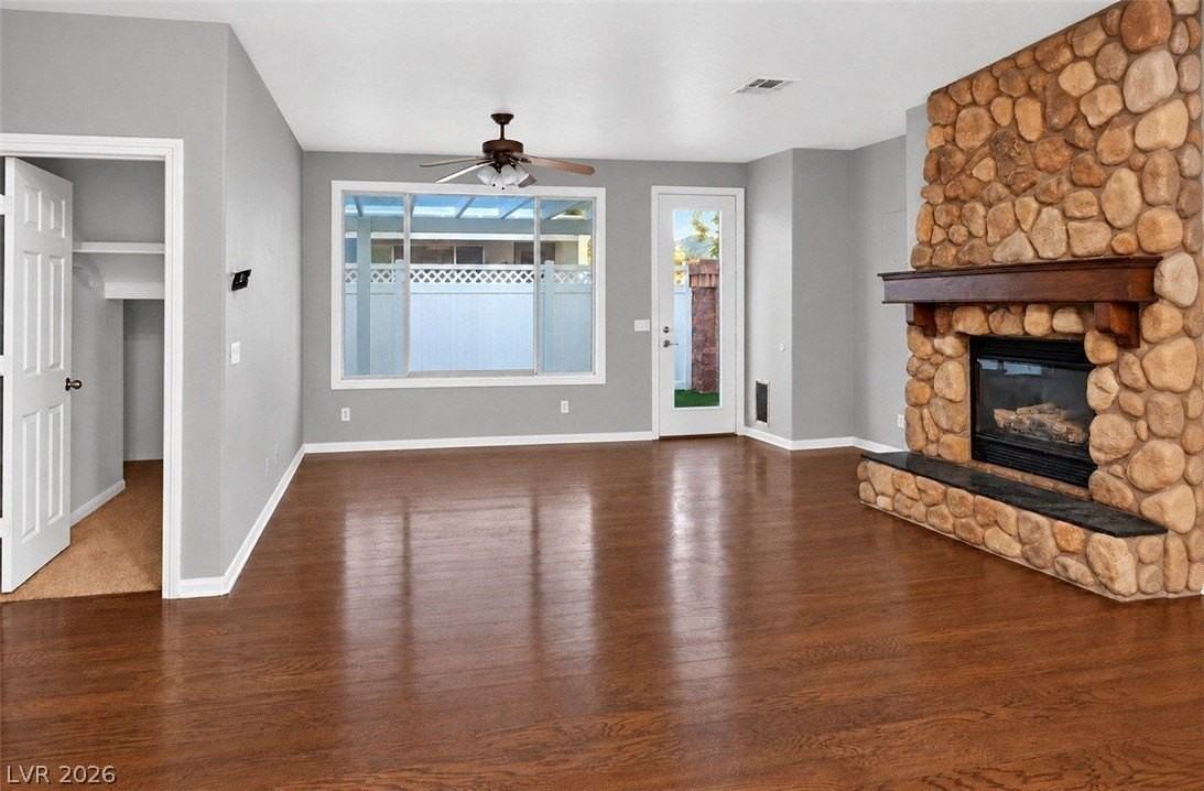 6276 Huntington Ridge Ave - Photo 4 of 44