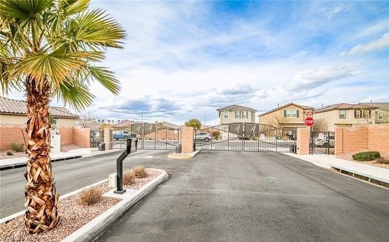 5860 Mia Skye St - Photo 4 of 30
