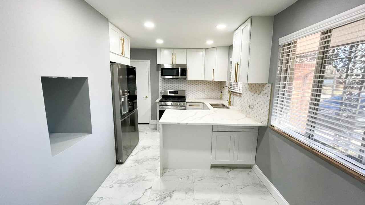 19016 Nadol Dr - Photo 3 of 27
