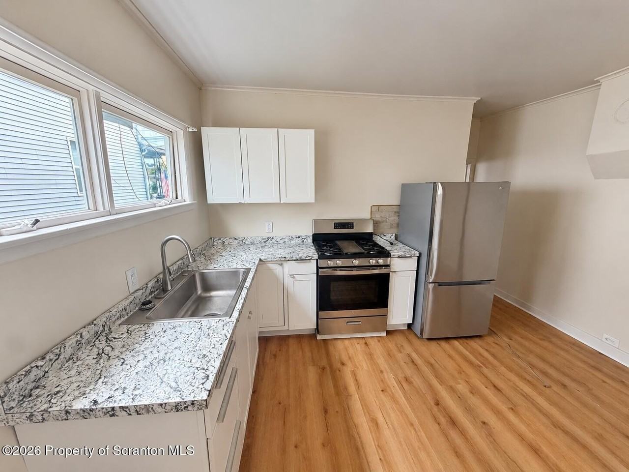 438 14th Ave - Photo 6 of 17
