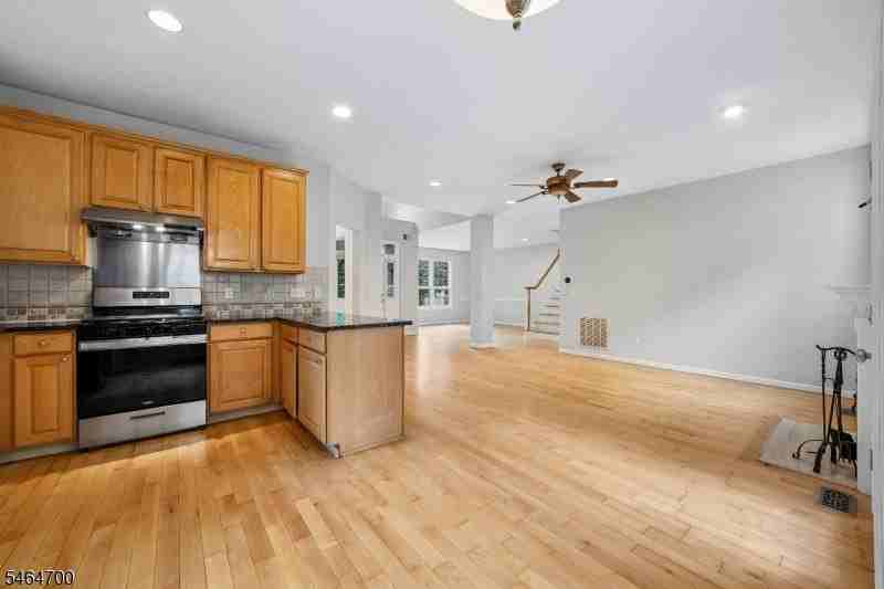 4 Revere Rd - Photo 5 of 46