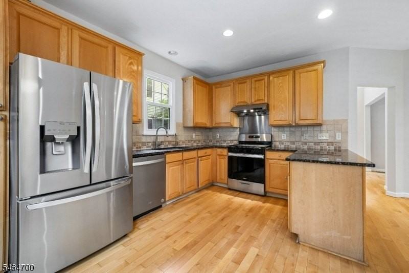 4 Revere Rd - Photo 6 of 46