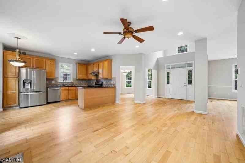 4 Revere Rd - Photo 7 of 46
