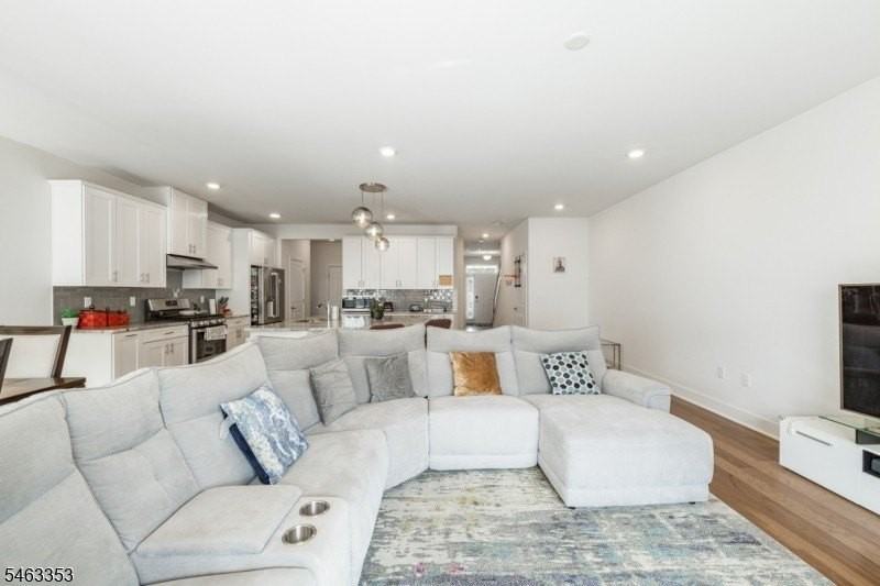 15 Gerhard Pl - Photo 2 of 37