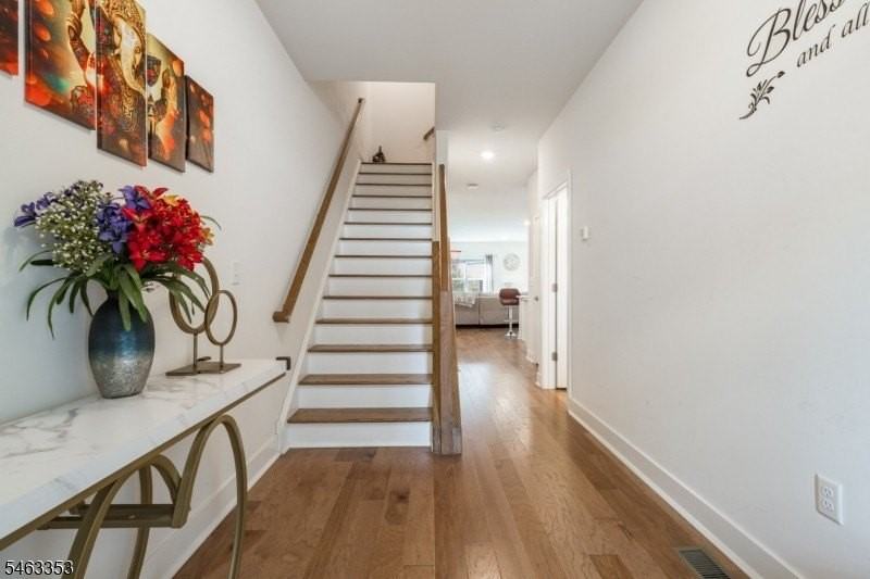 15 Gerhard Pl - Photo 5 of 37