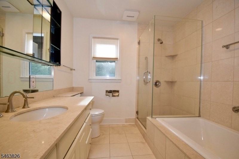 1455 Woodacres Dr - Photo 4 of 38