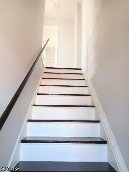 377 Van Dyke Ave - Photo 7 of 13