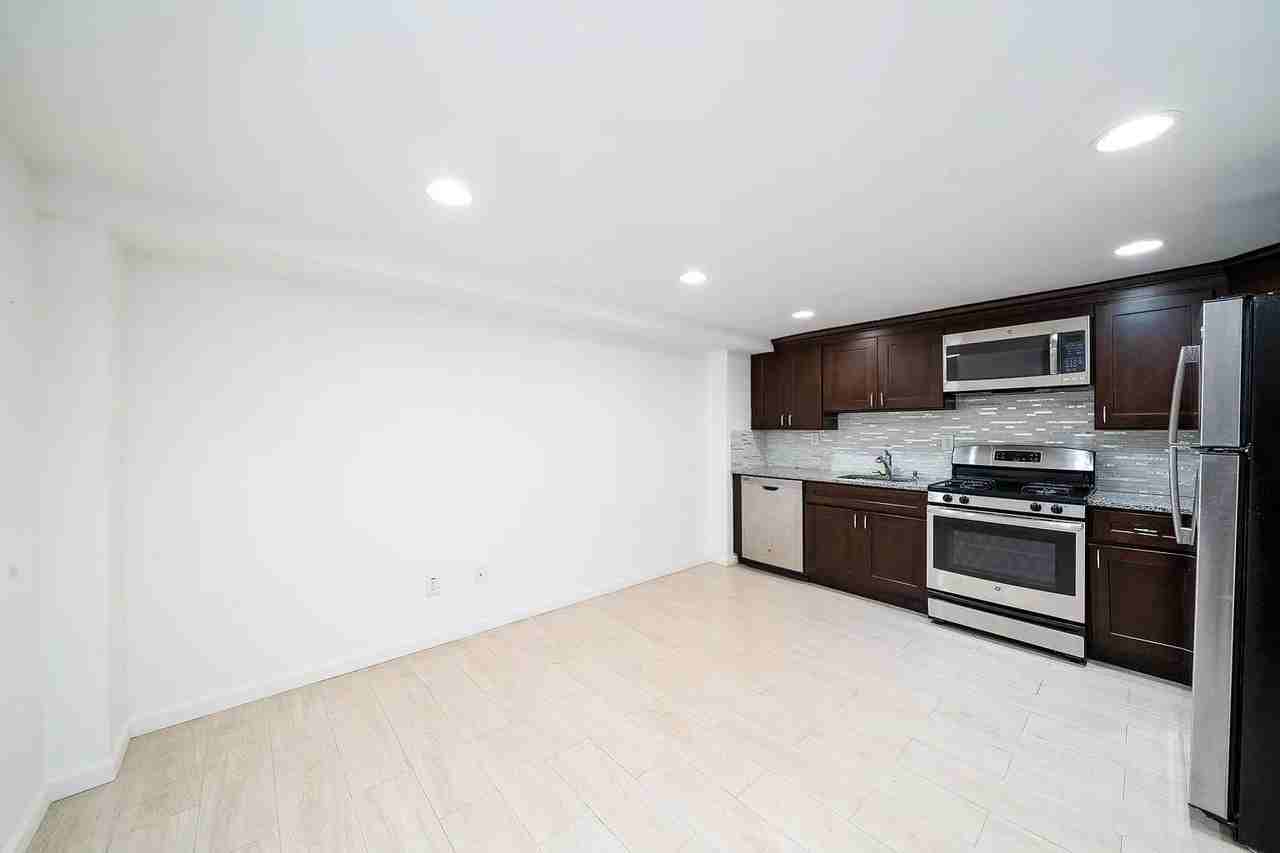 13 Bentley Ave #1 - Photo 3 of 12
