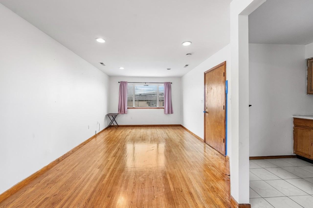 151 Hobart Ave #2 - Photo 5 of 14