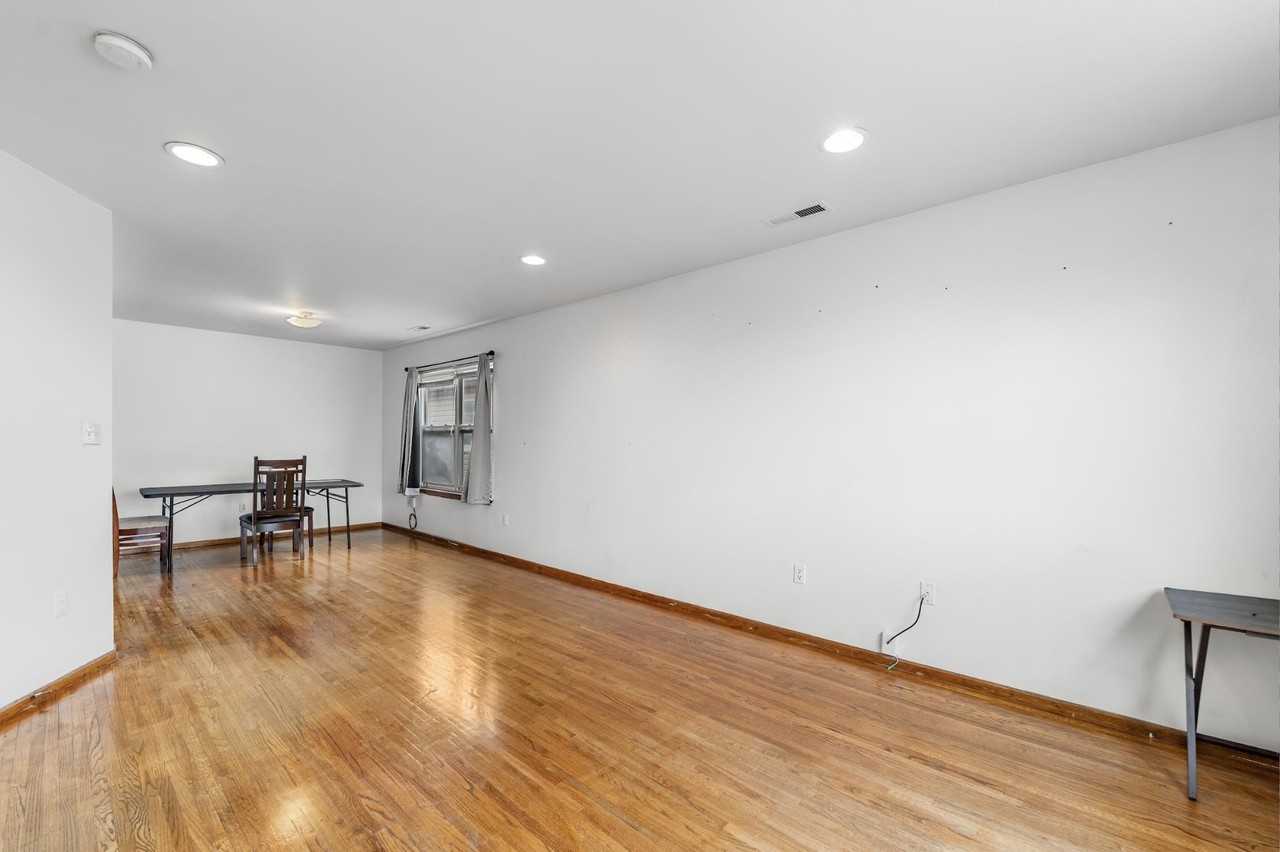 151 Hobart Ave #2 - Photo 7 of 14