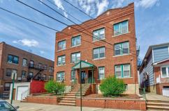 101 W 49th St #4 - Photo 1 of 1