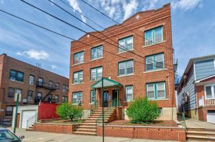 101 W 49th St #4 - Photo 1 of 1