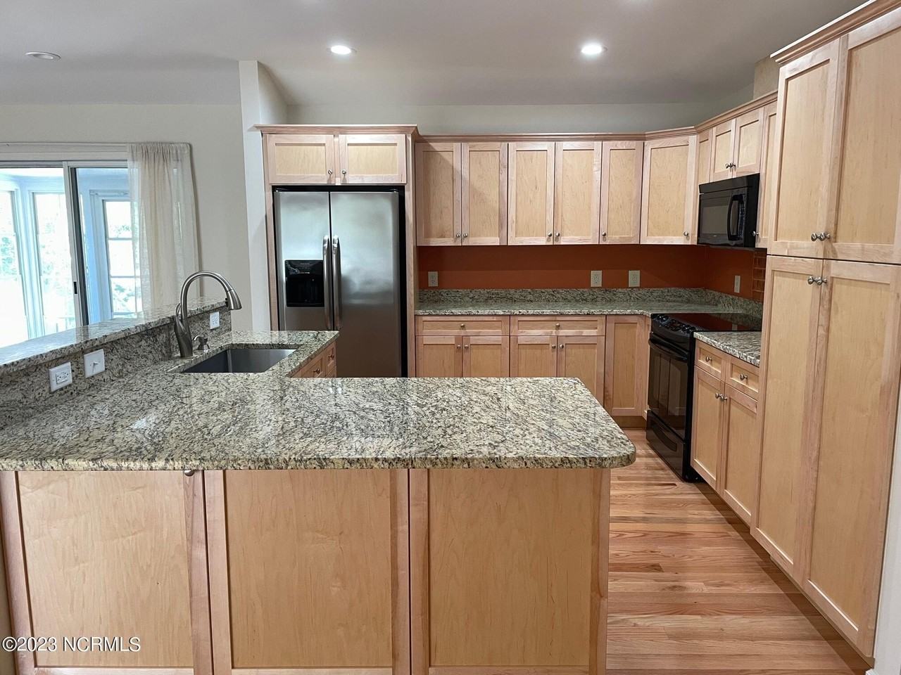 260 Saint Andrews Dr - Photo 2 of 24