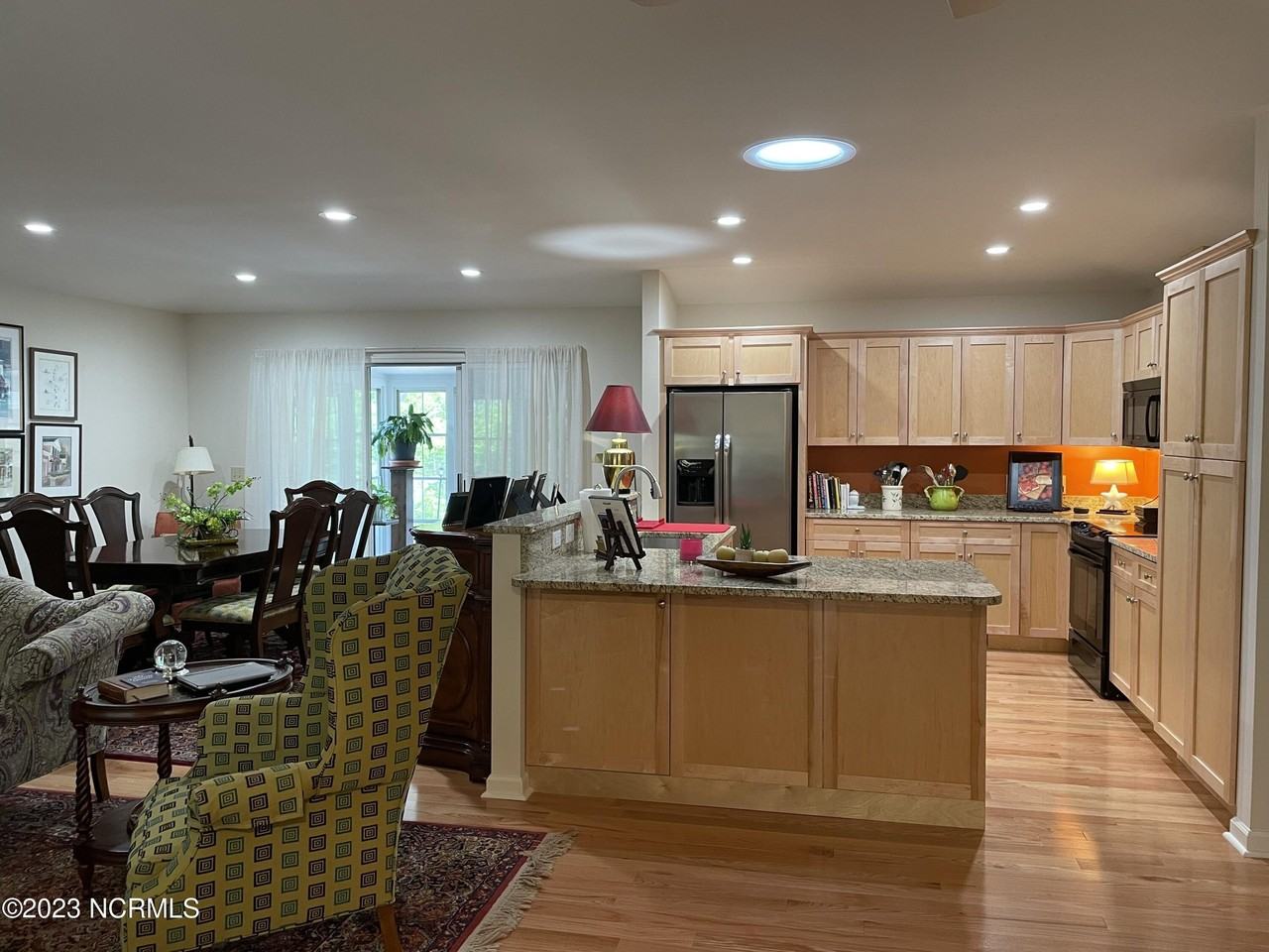 260 Saint Andrews Dr - Photo 3 of 24