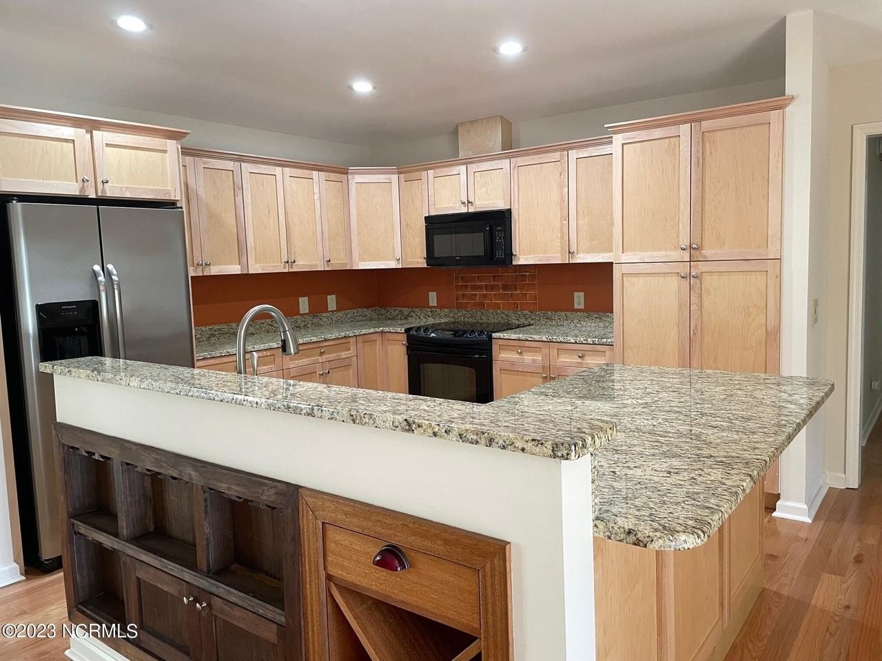 260 Saint Andrews Dr - Photo 4 of 24