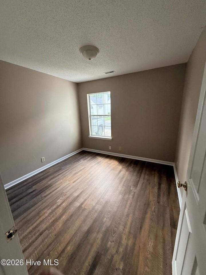 216 Cape Point Ln - Photo 5 of 10