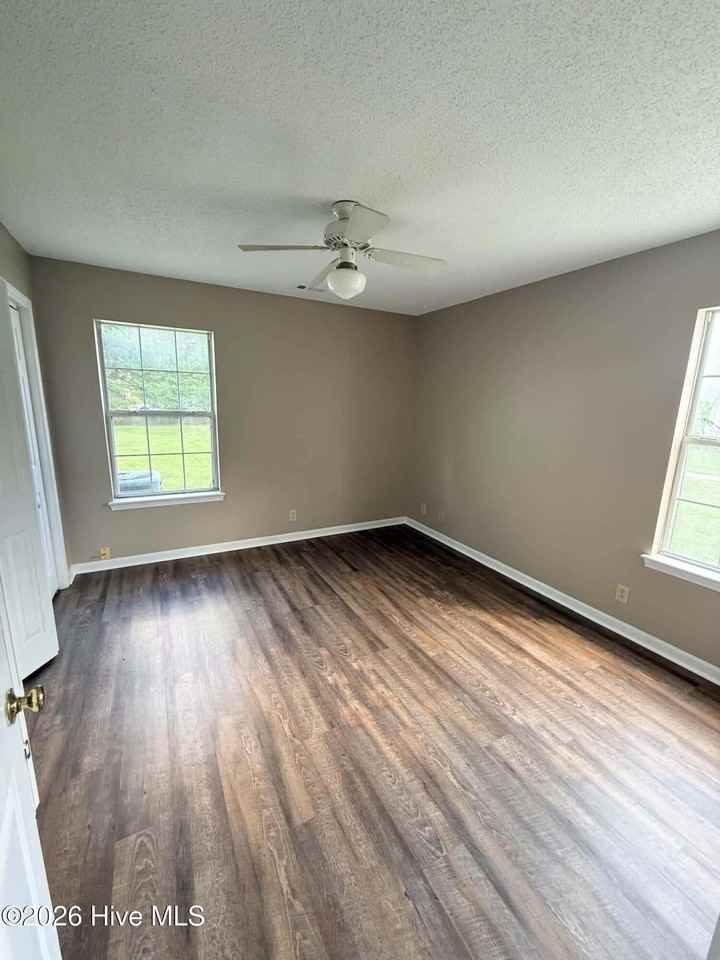 216 Cape Point Ln - Photo 7 of 10