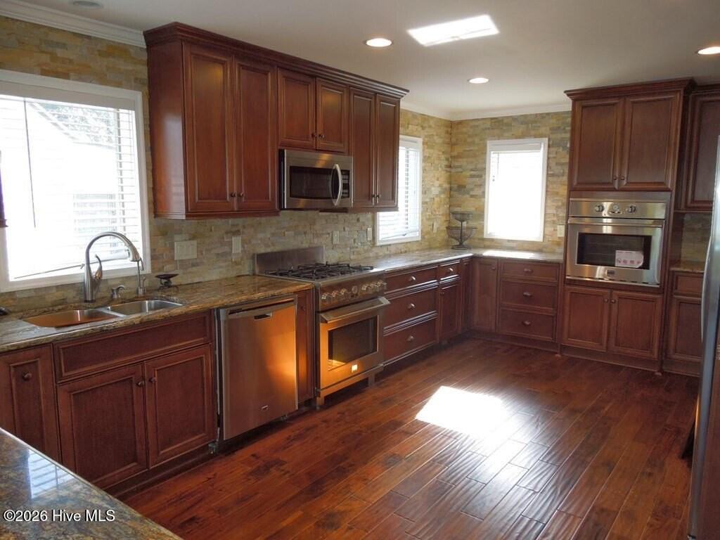 148 Midway Cir - Photo 5 of 39