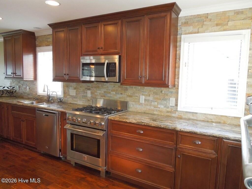 148 Midway Cir - Photo 6 of 39