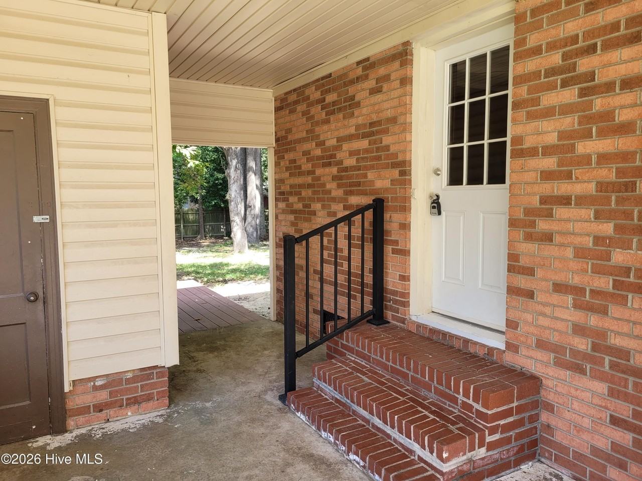 2419 Slay Dr - Photo 2 of 14