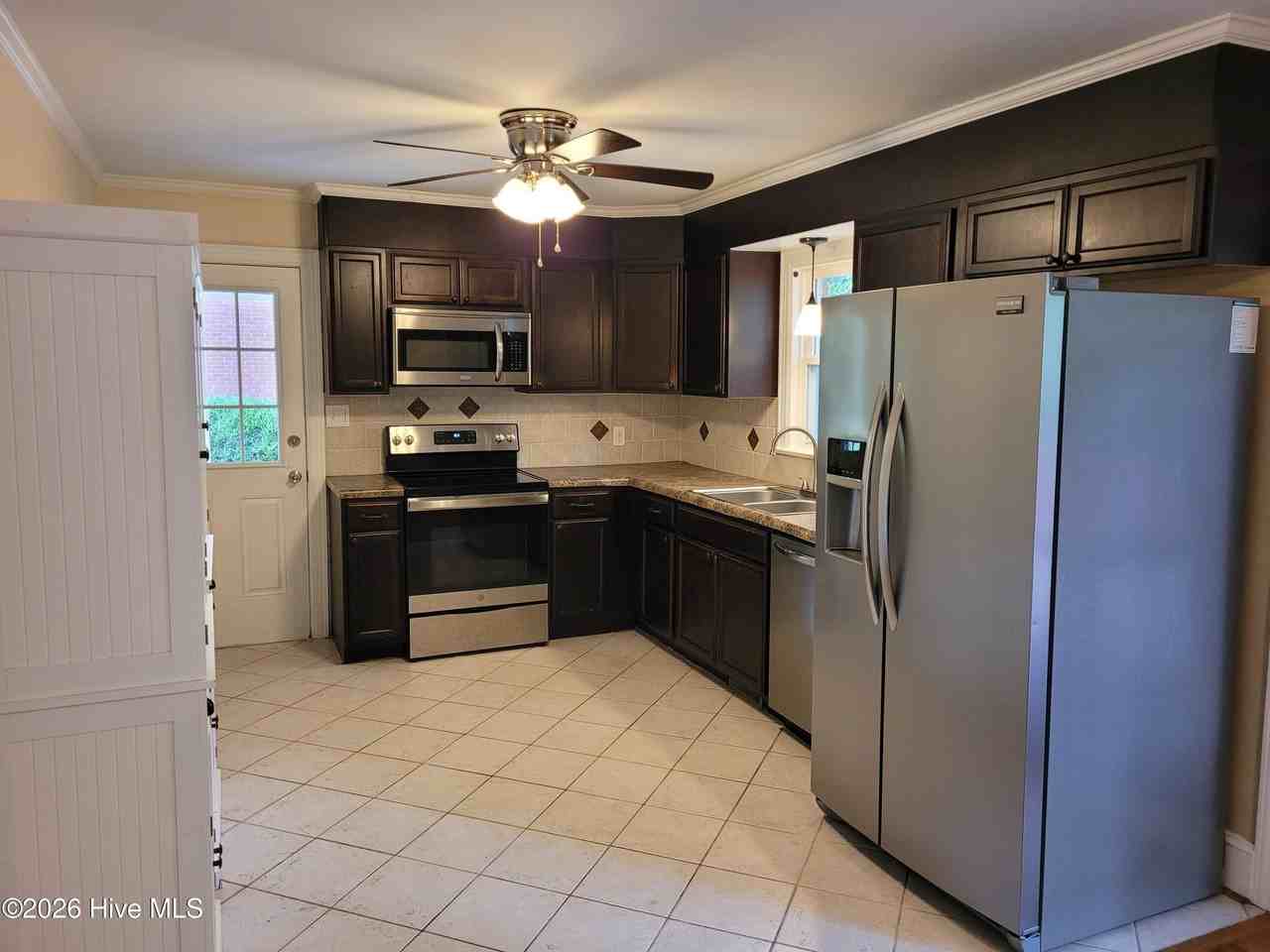 2419 Slay Dr - Photo 3 of 14