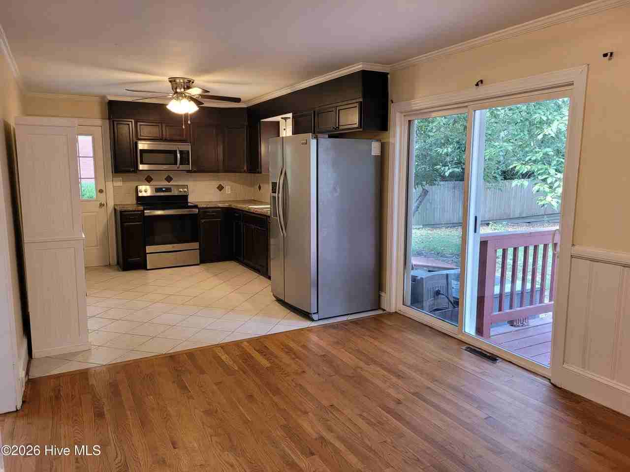 2419 Slay Dr - Photo 4 of 14