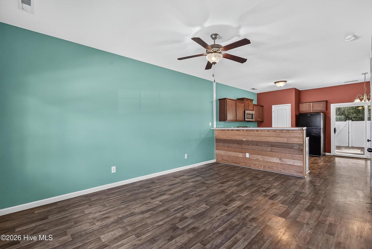 632 Ebb Tide Ln - Photo 5 of 26