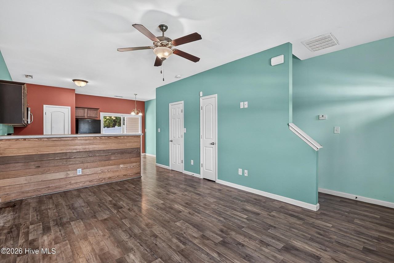 632 Ebb Tide Ln - Photo 7 of 26
