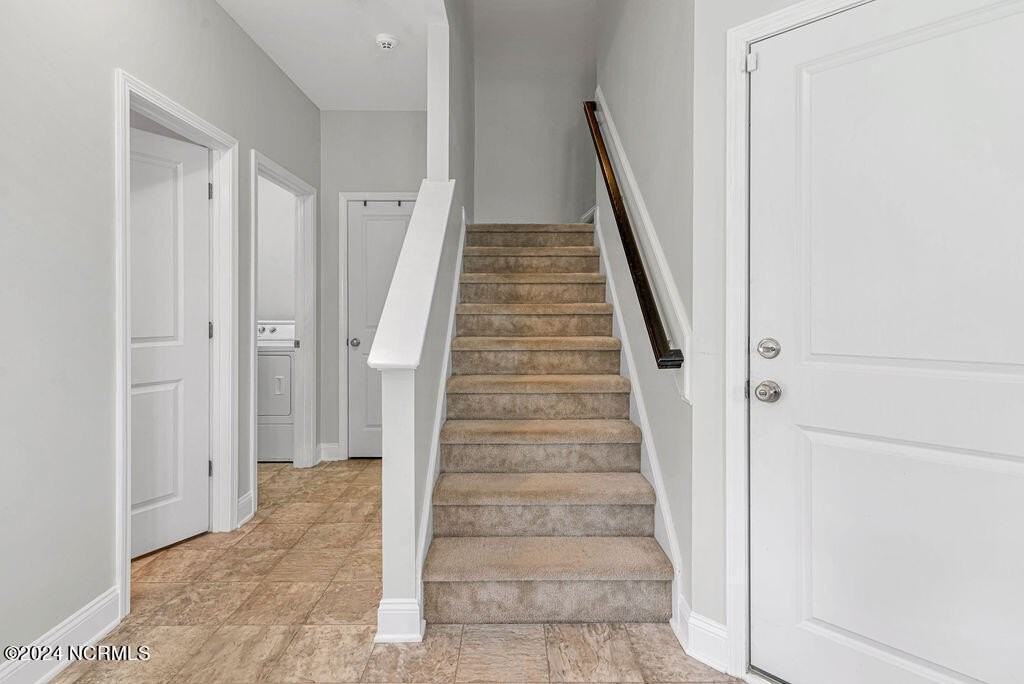 313 Murphy Dr - Photo 3 of 28