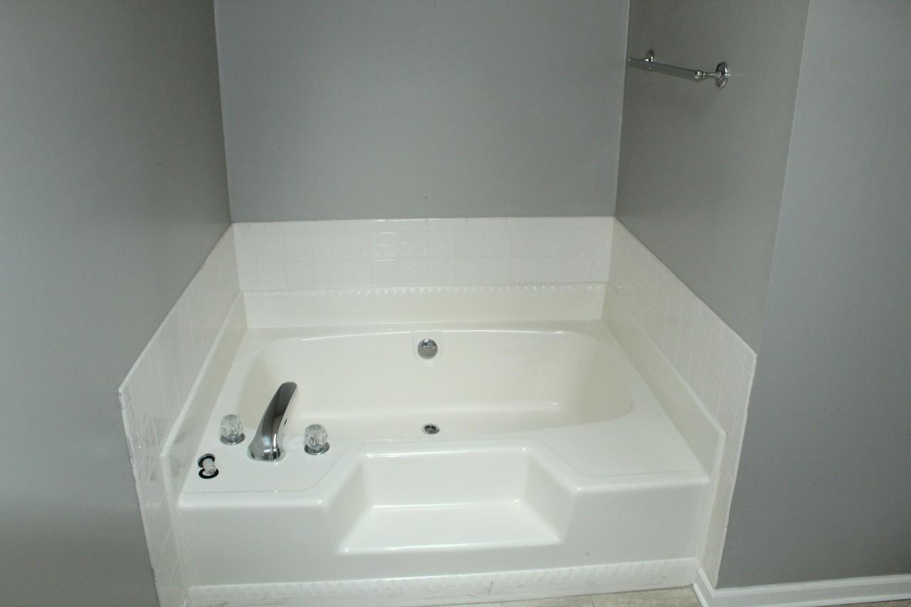 1015 Country Place Dr - Photo 6 of 50
