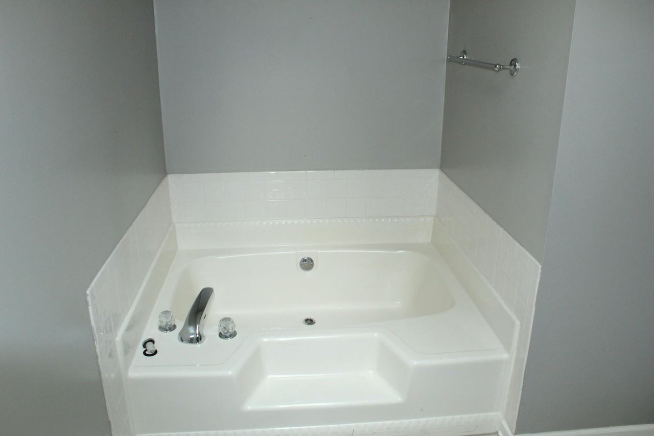 1015 Country Place Dr - Photo 7 of 50