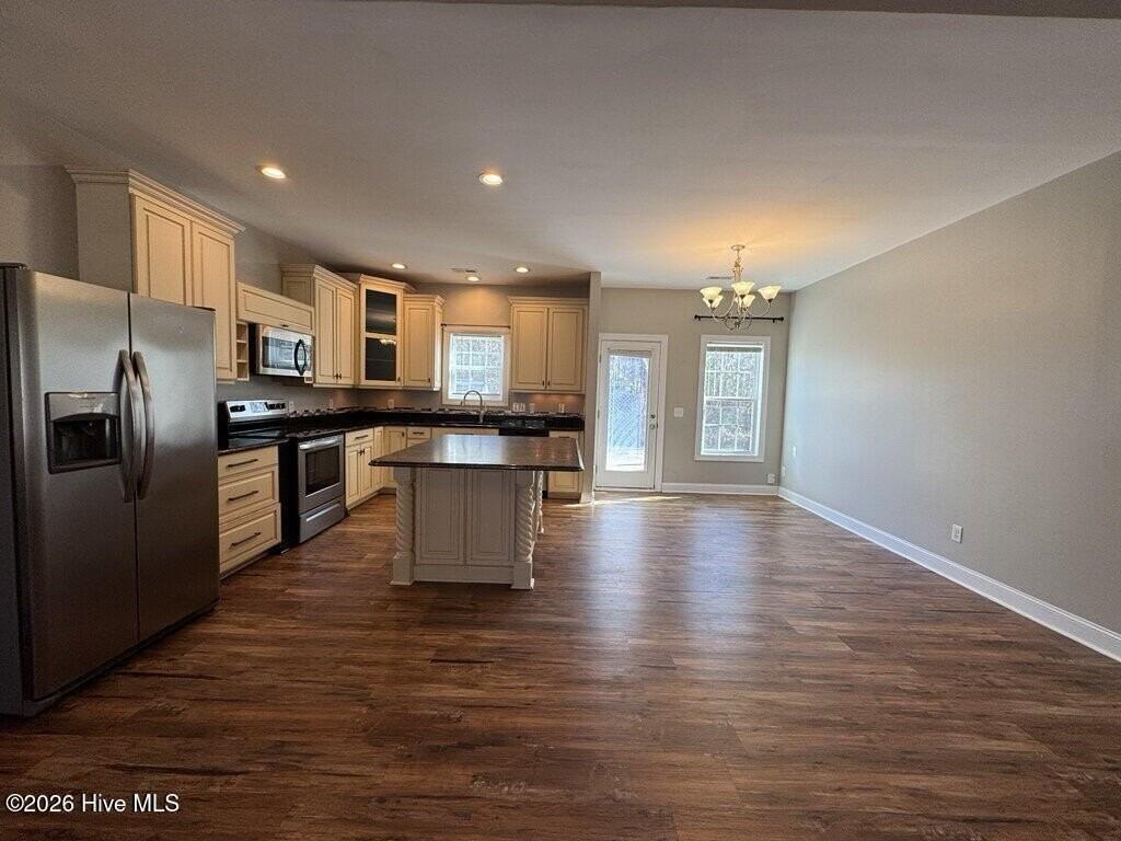 106 Moonstone Ct - Photo 3 of 19