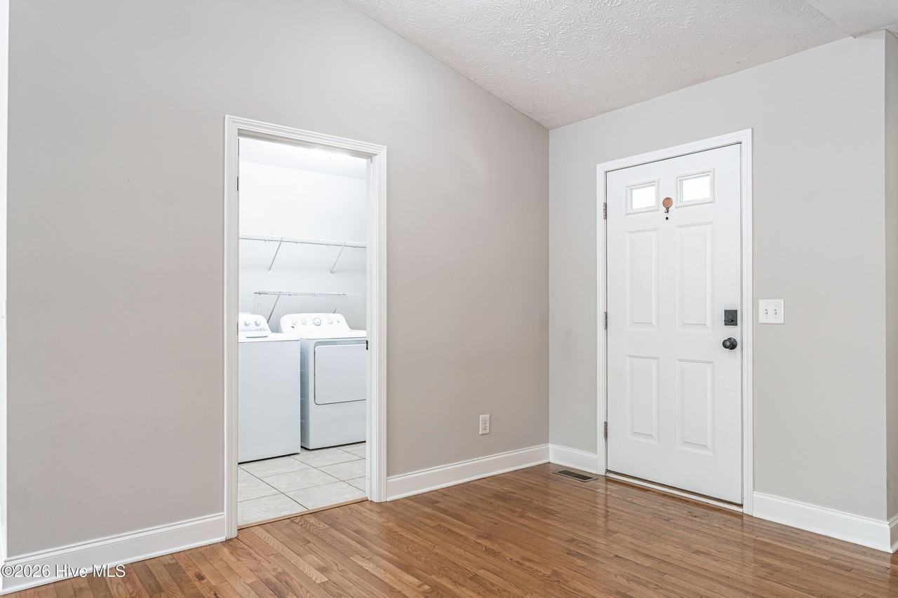 22 Alexander Ln - Photo 6 of 24