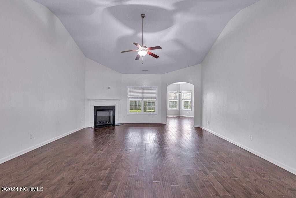 402 Derrick Dr - Photo 4 of 35