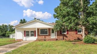 15 Oxford Dr - Photo 1 of 1