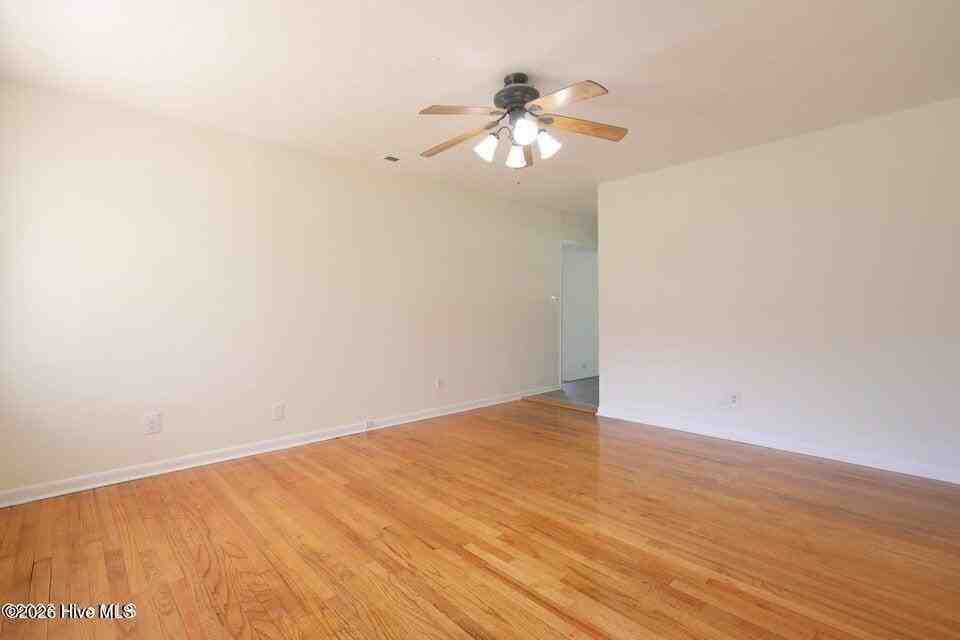 15 Oxford Dr - Photo 3 of 23