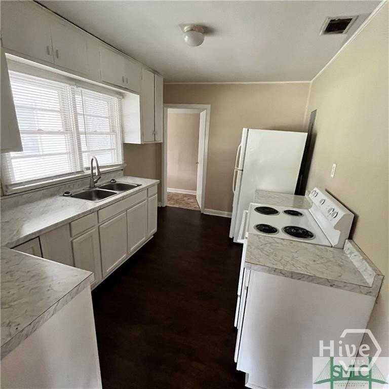 101 N College St - Photo 3 of 5